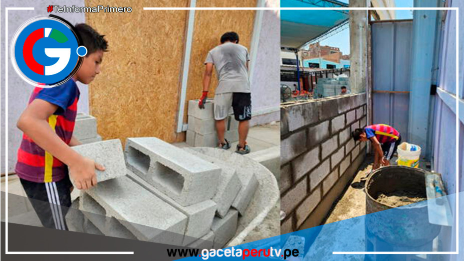 Menor ayuda a su padre a construir colegio antes del inicio del año escolar