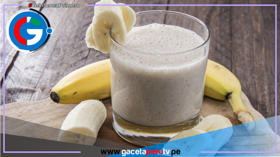 Prepara este rico milkshake de plátano con avena