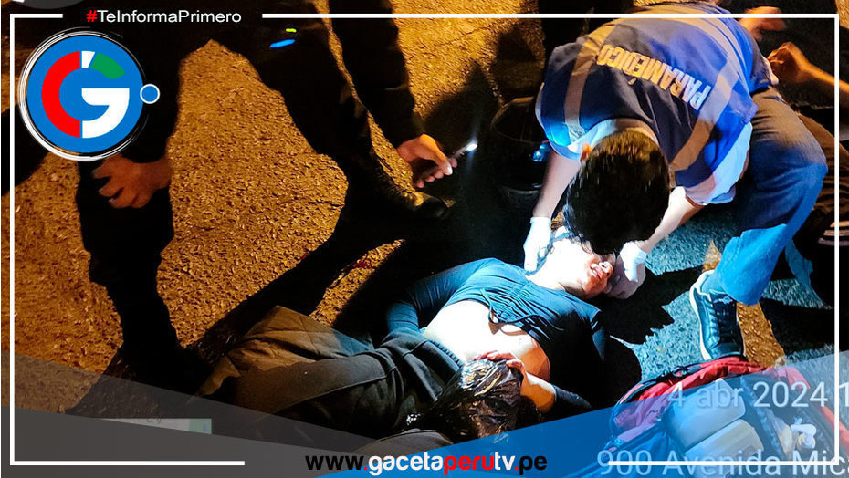 Unidades de paramédicos de Serenazgo de Comas brindan asistencia a jóvenes heridos en choque vehicular