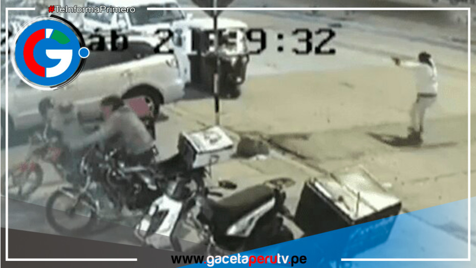 VMT: Disparan a mototaxi con madre e hija menor a bordo