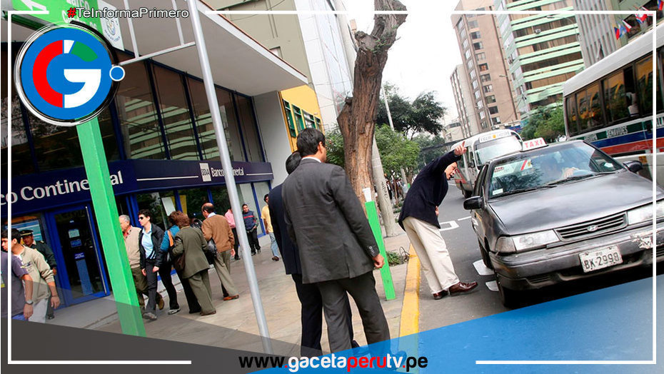 Multarán a conductores de taxi ejecutivo que capten pasajeros en vía pública 
