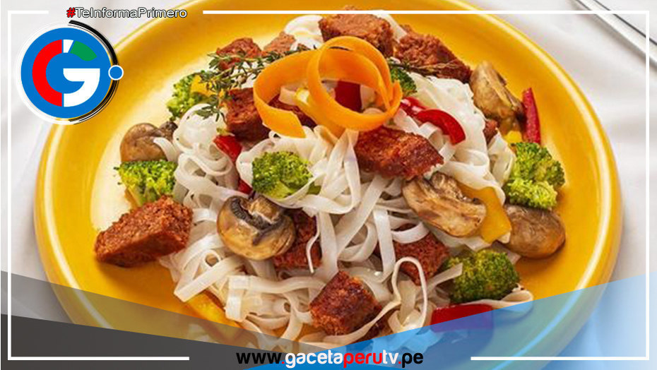 Prepara una deliciosa pasta con verduras en salsa oriental