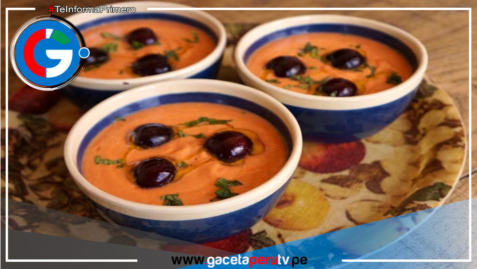 Prepara una rica sopa de tomate con cereza