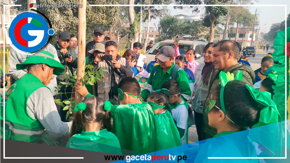 Alcalde Ulises Villegas lidera plantación de ocho mil árboles en Comas
