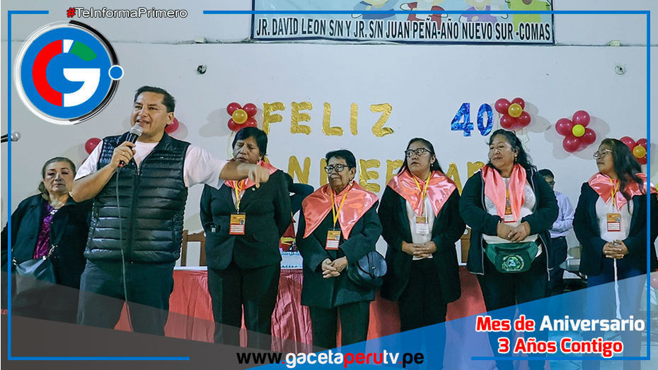 Entrega de credenciales a comités del programa Vaso de Leche por el alcalde de Comas