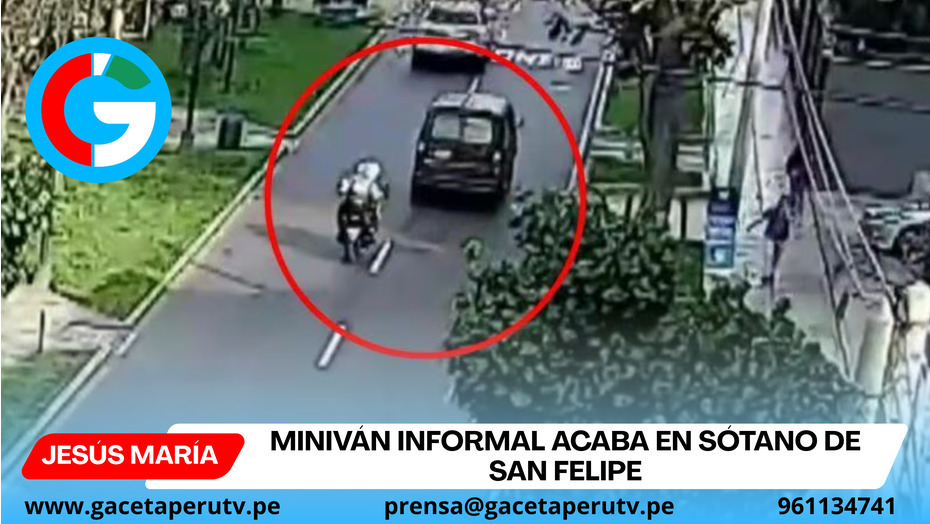 Miniván informal acaba en sótano de San Felipe