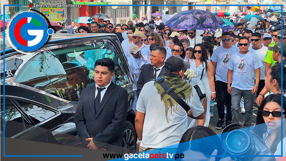 Piura despide a Paul Flores con multitudinario entierro