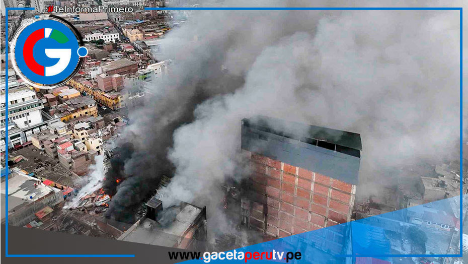 Humo tóxico de incendio en Barrios Altos afecta a SJL y El Agustino