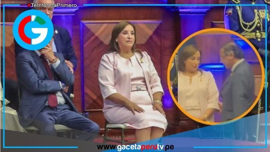 Boluarte marca distancia con Petro durante ceremonia oficial en Quito 